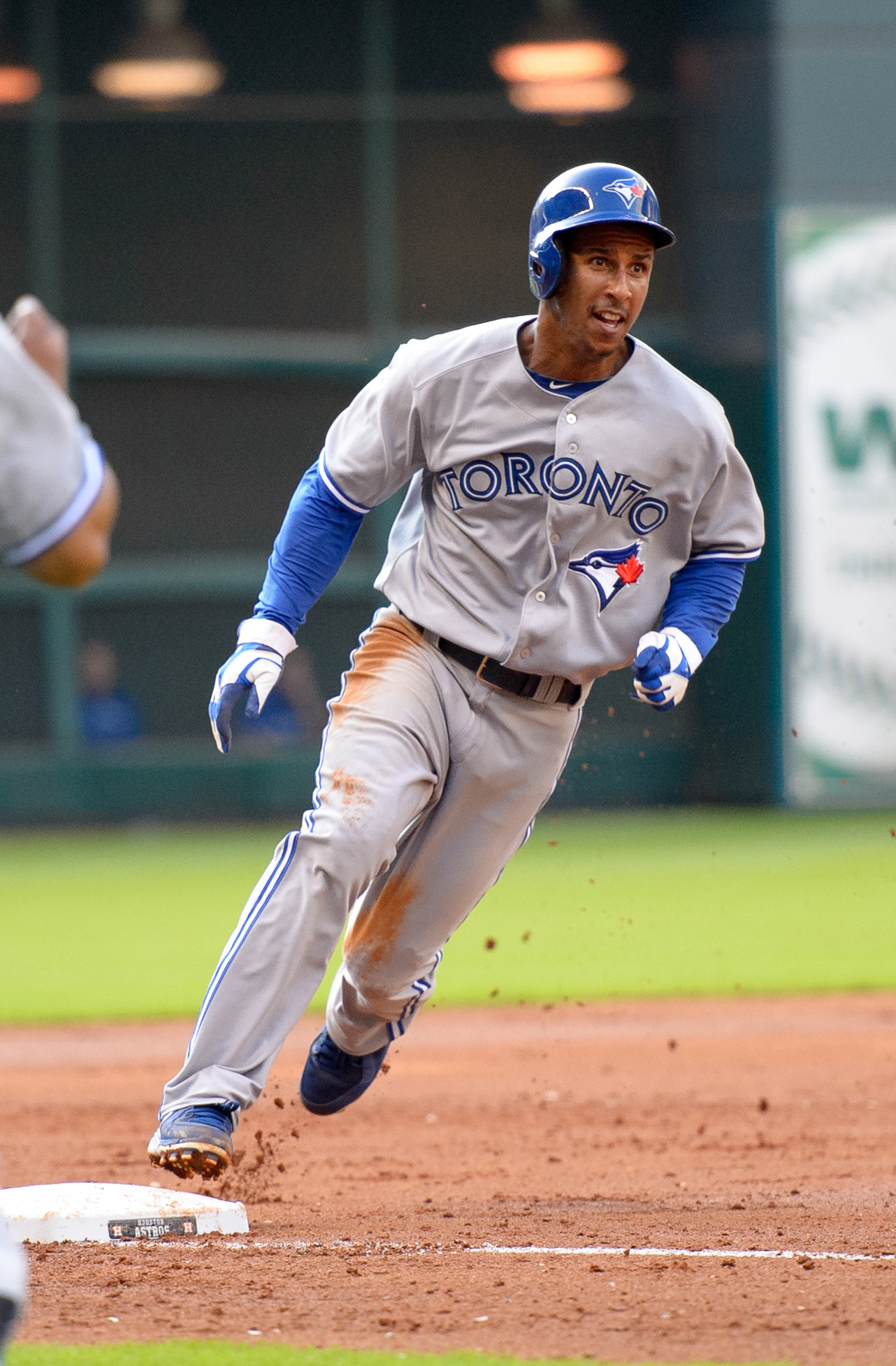 Blue Jays welcome back 2nd baseman Devon Travis