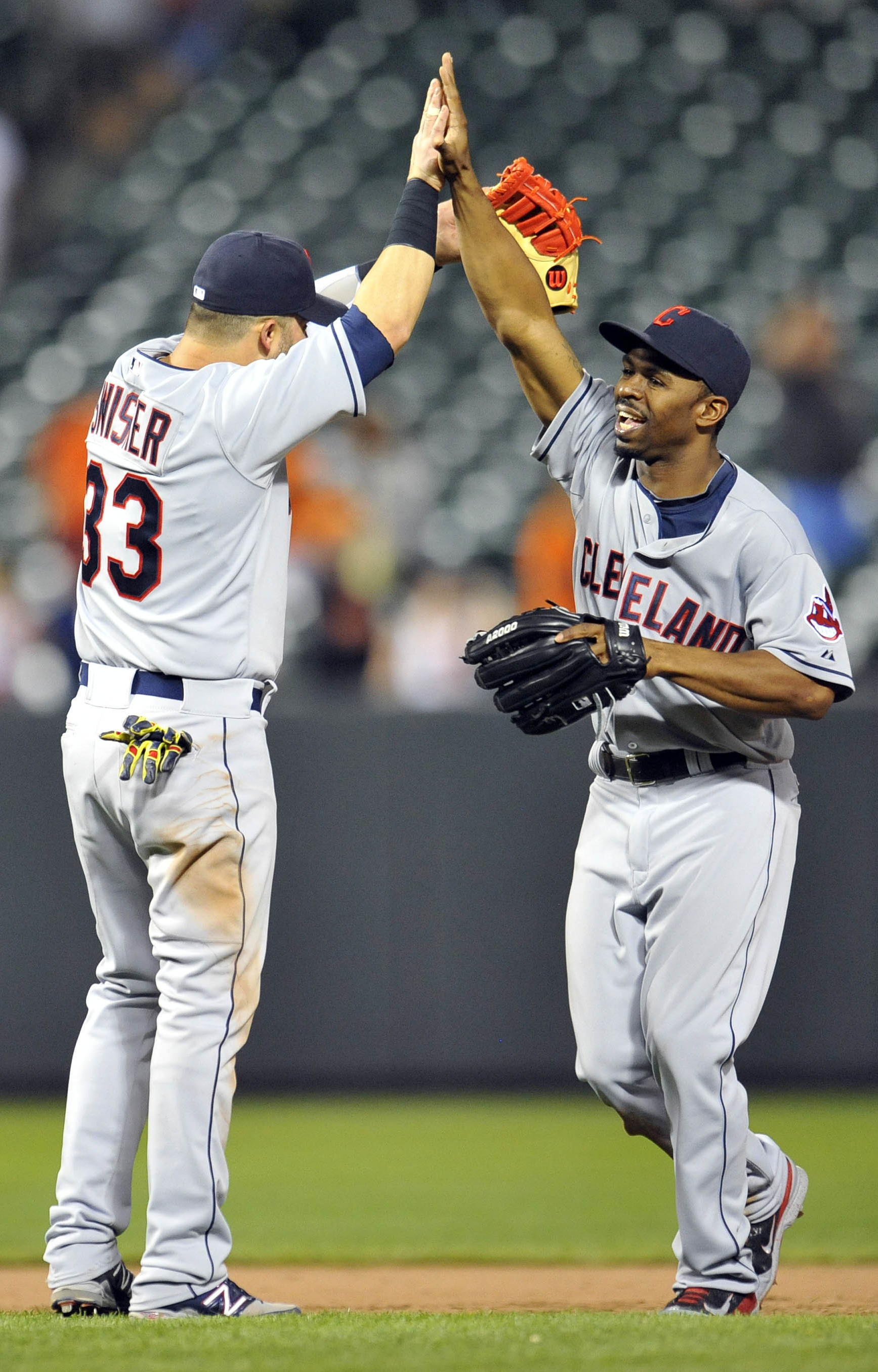 Nick Swisher officially signs deal with Indians