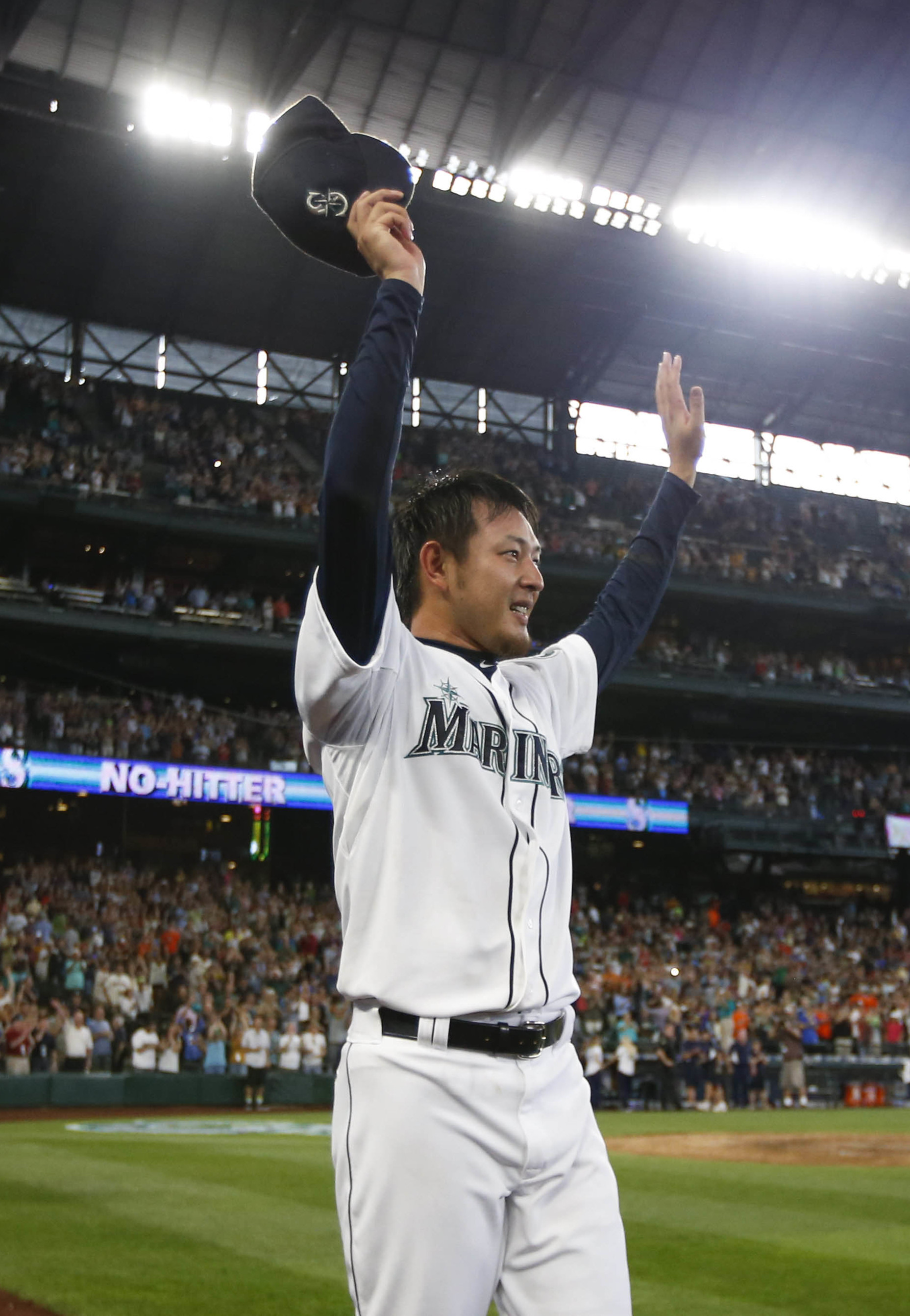 Iwakuma No-Hitter Celebration, by Mariners PR